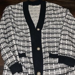 RARE! Babaton Aritzia 100% Merino Wool Lacer cardigan | pearl button